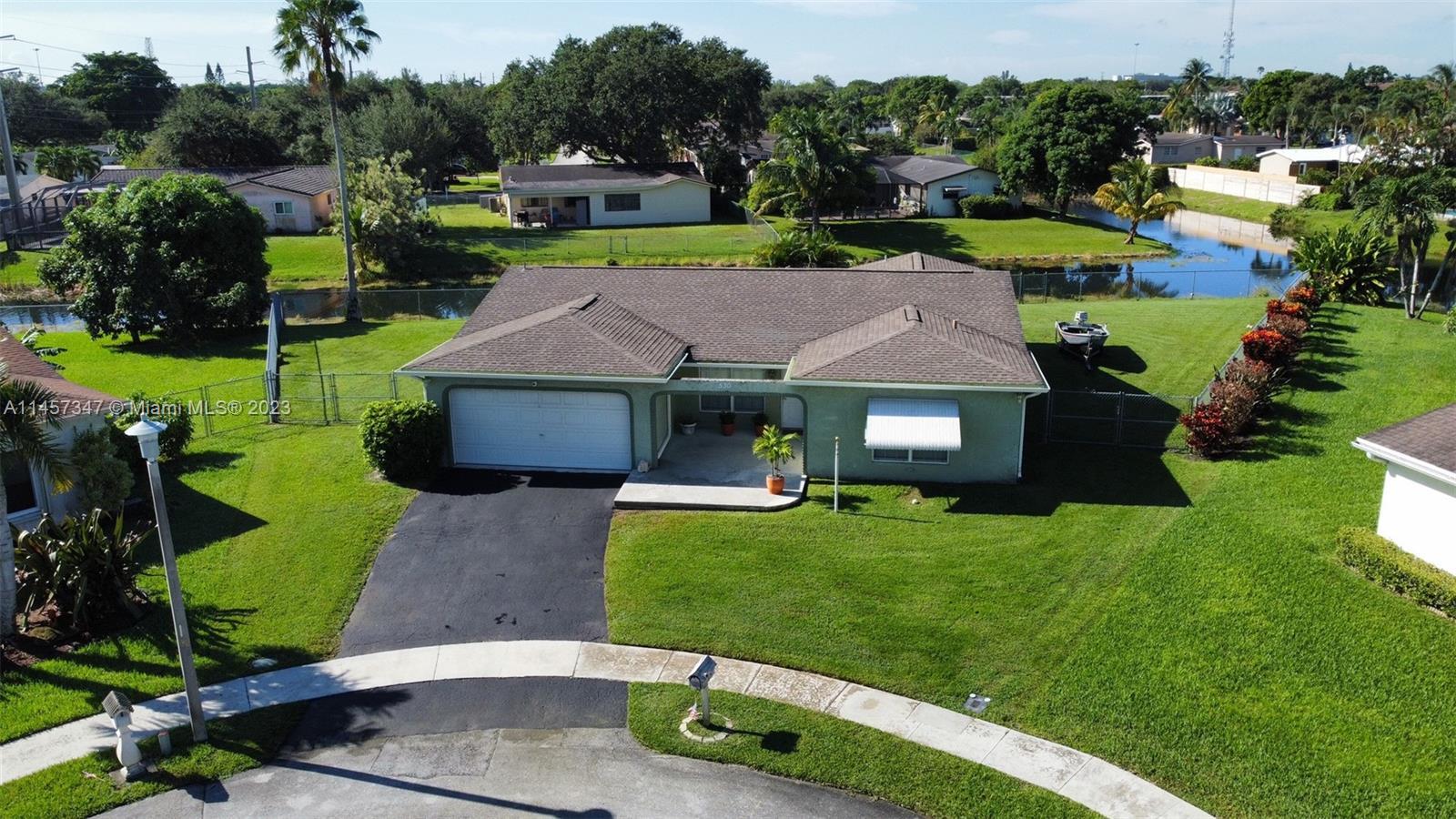 Photo of 530 NW 92nd Ave in Pembroke Pines, FL