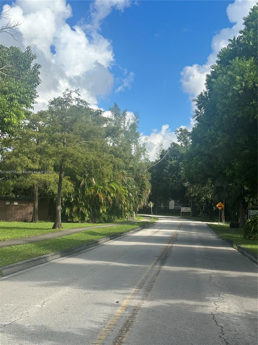 Photo of 3974 Inverrary Dr #B4 in Lauderhill, FL