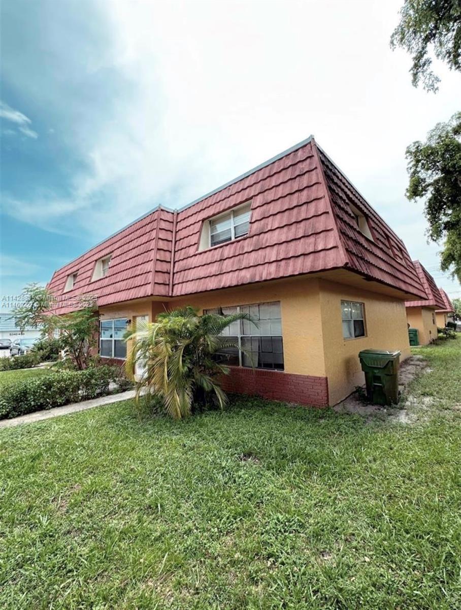 Photo of 5323 NW 27th St #B4 in Lauderhill, FL