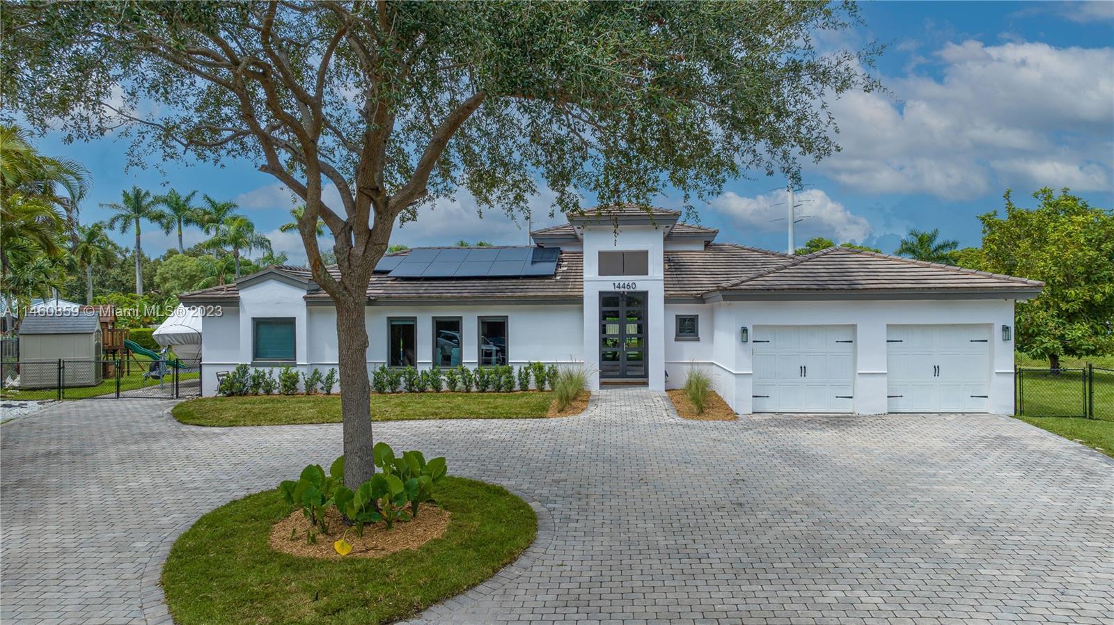Photo of 14460 SW 75th Ave in Palmetto Bay, FL