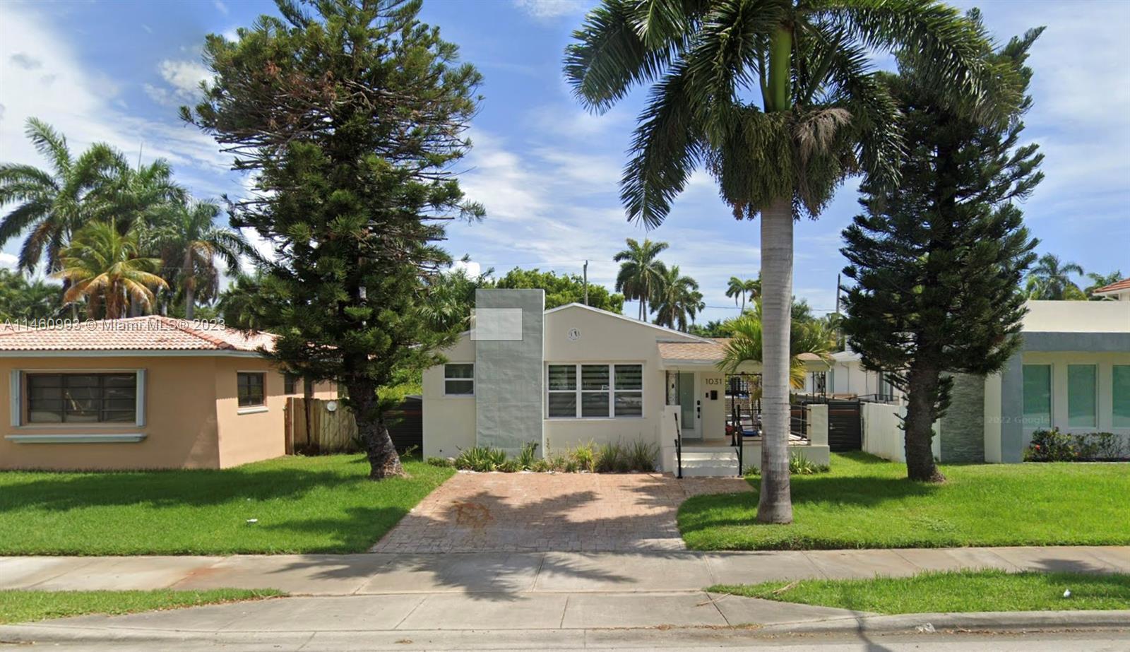 LOCATION-LOCATION-LOCATION! Great home in the walking distance to the ocean and main street with res