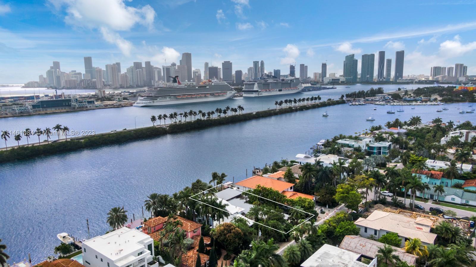 Photo of 244 S Coconut Ln in Miami Beach, FL
