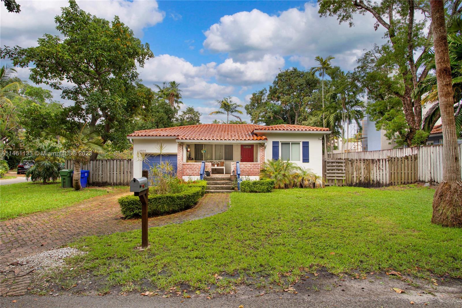 Photo of 2905 Washington St in Miami, FL