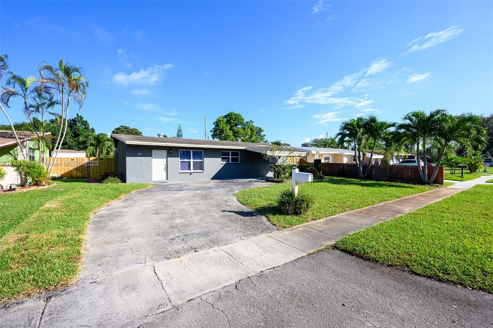 Photo of 6551 Liberty St in Hollywood, FL