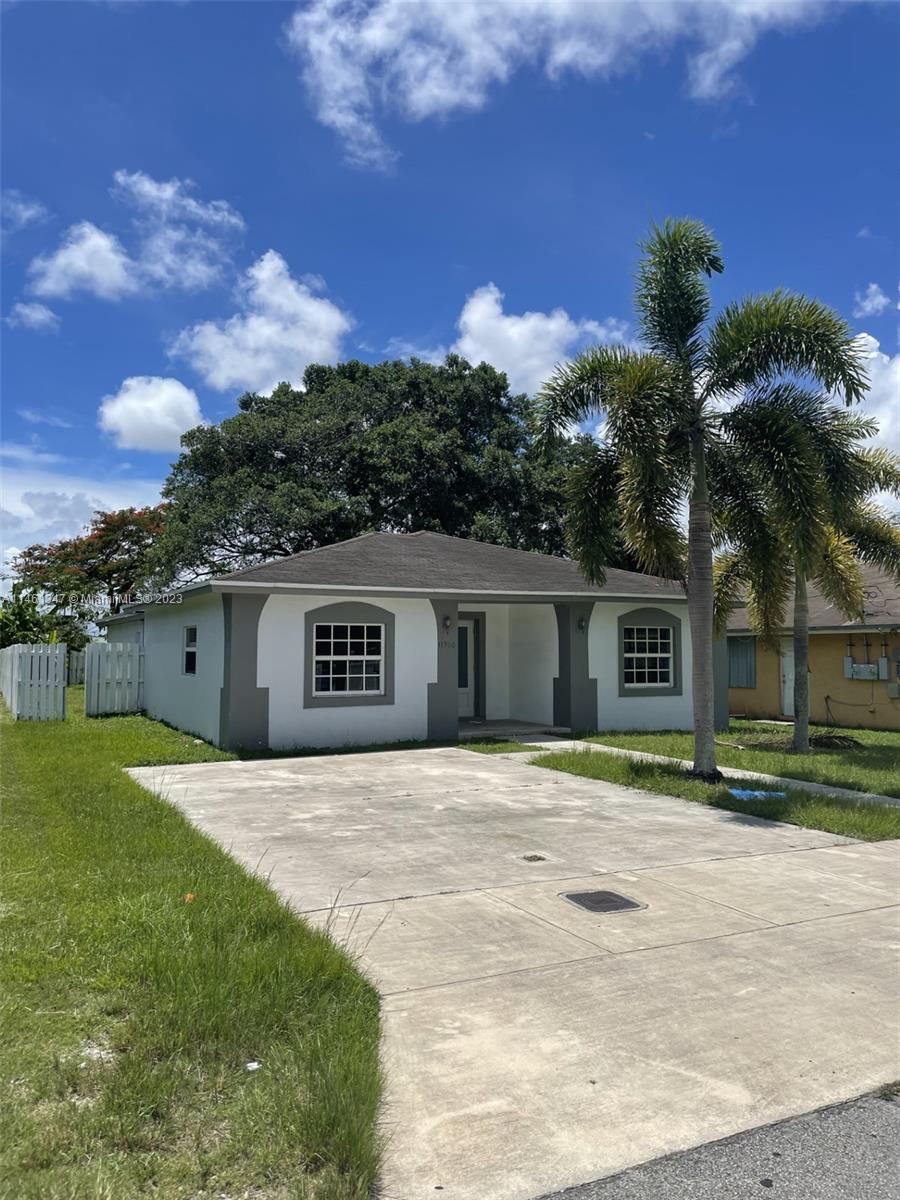 Photo of 11960 SW 217th St in Miami, FL