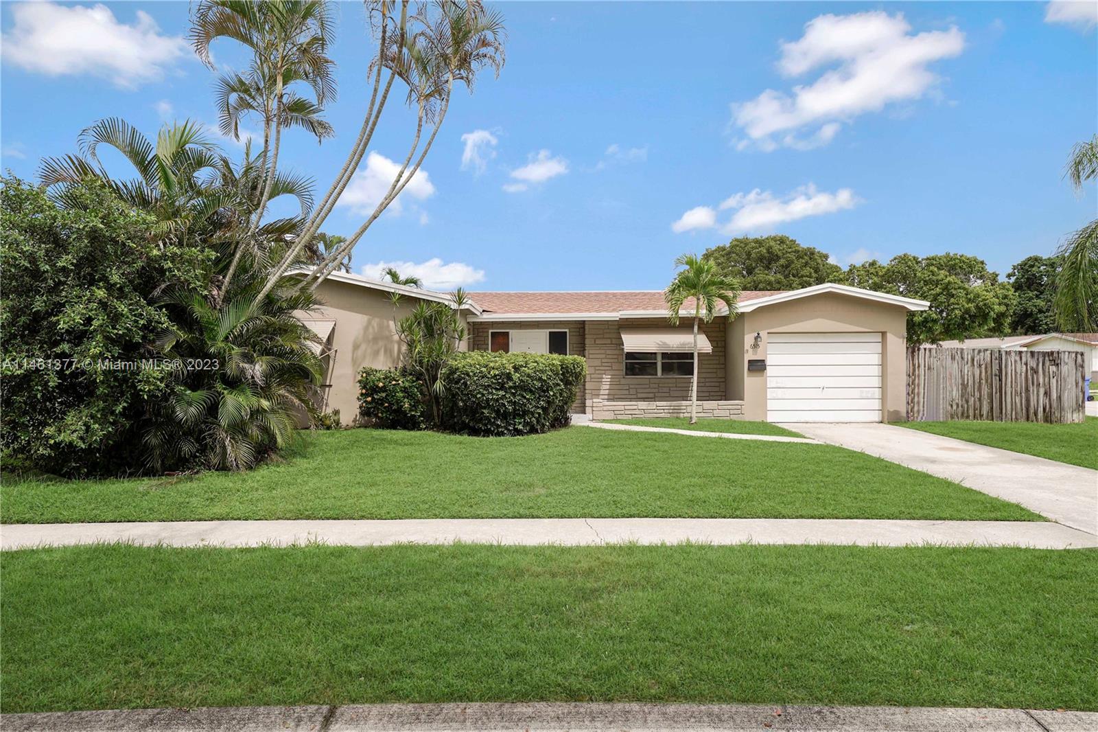Photo of 6515 NW 1st St in Margate, FL