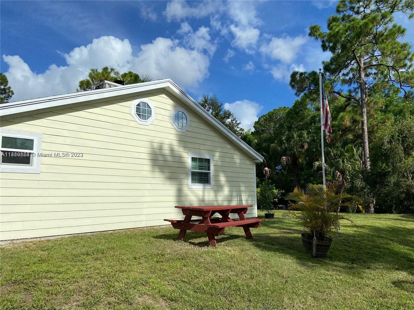 BEAUTIFUL 2 ACRES CORNER, Bright 3 bedrooms, 2 baths 2,075 sqft plus a Guest house with bathroom, PO