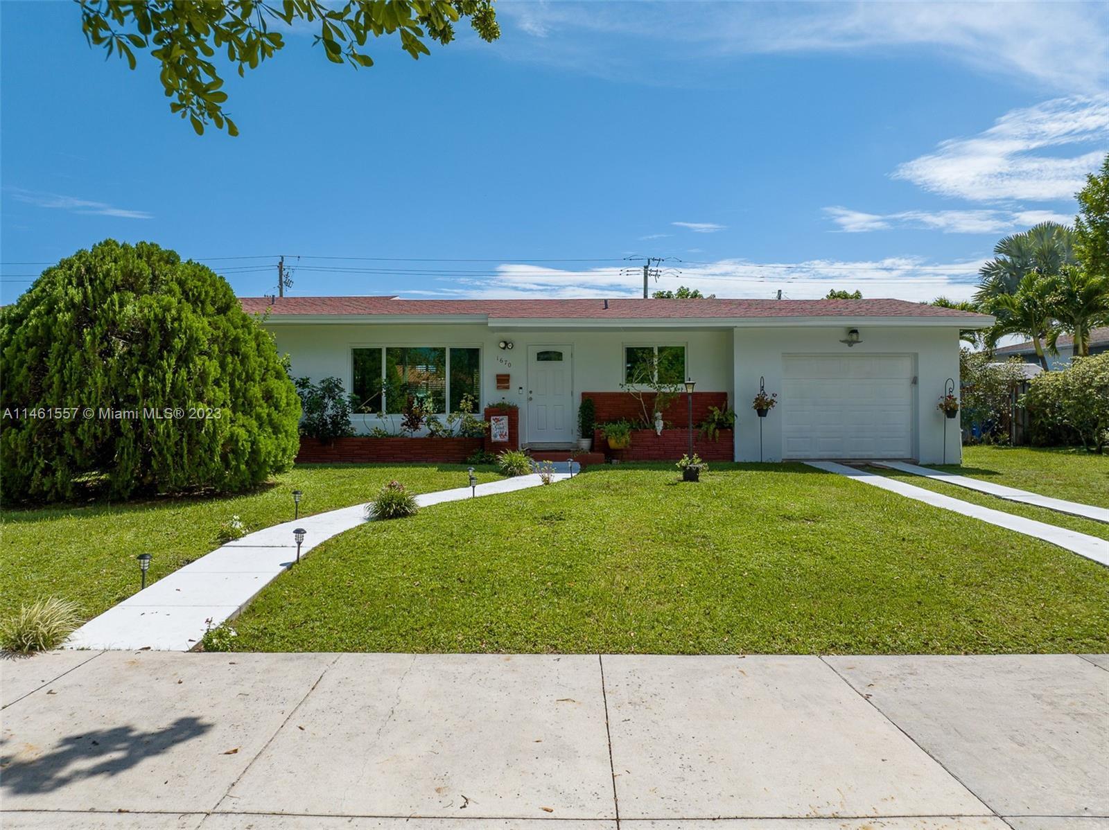 Photo of 1670 NE 171st St in North Miami Beach, FL