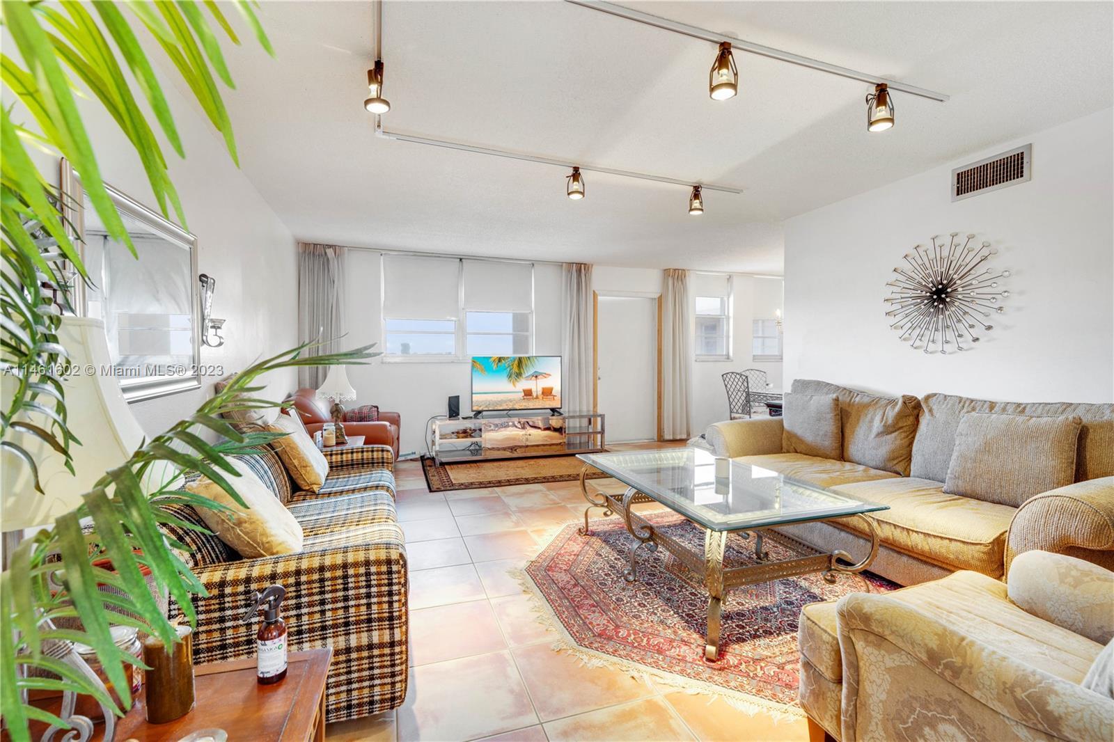 Photo of 1811 Jefferson St #806 in Hollywood, FL