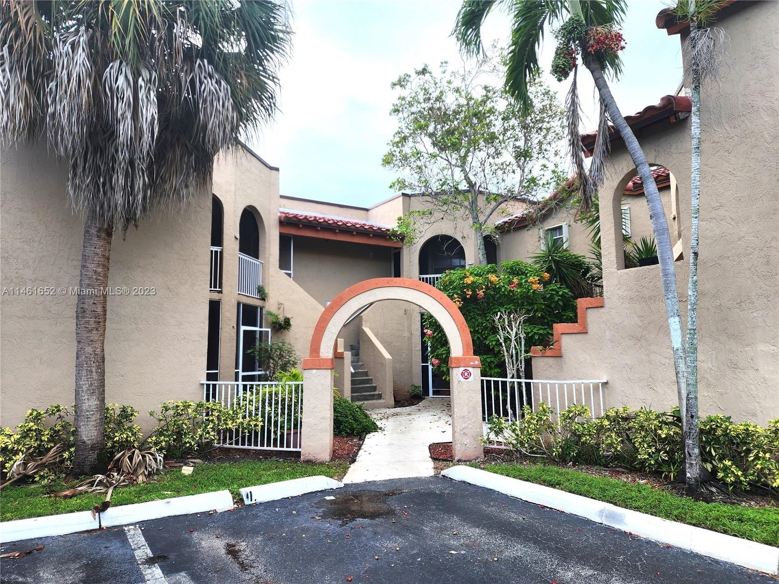 Photo of 334 SW 86th Ave #201 in Pembroke Pines, FL