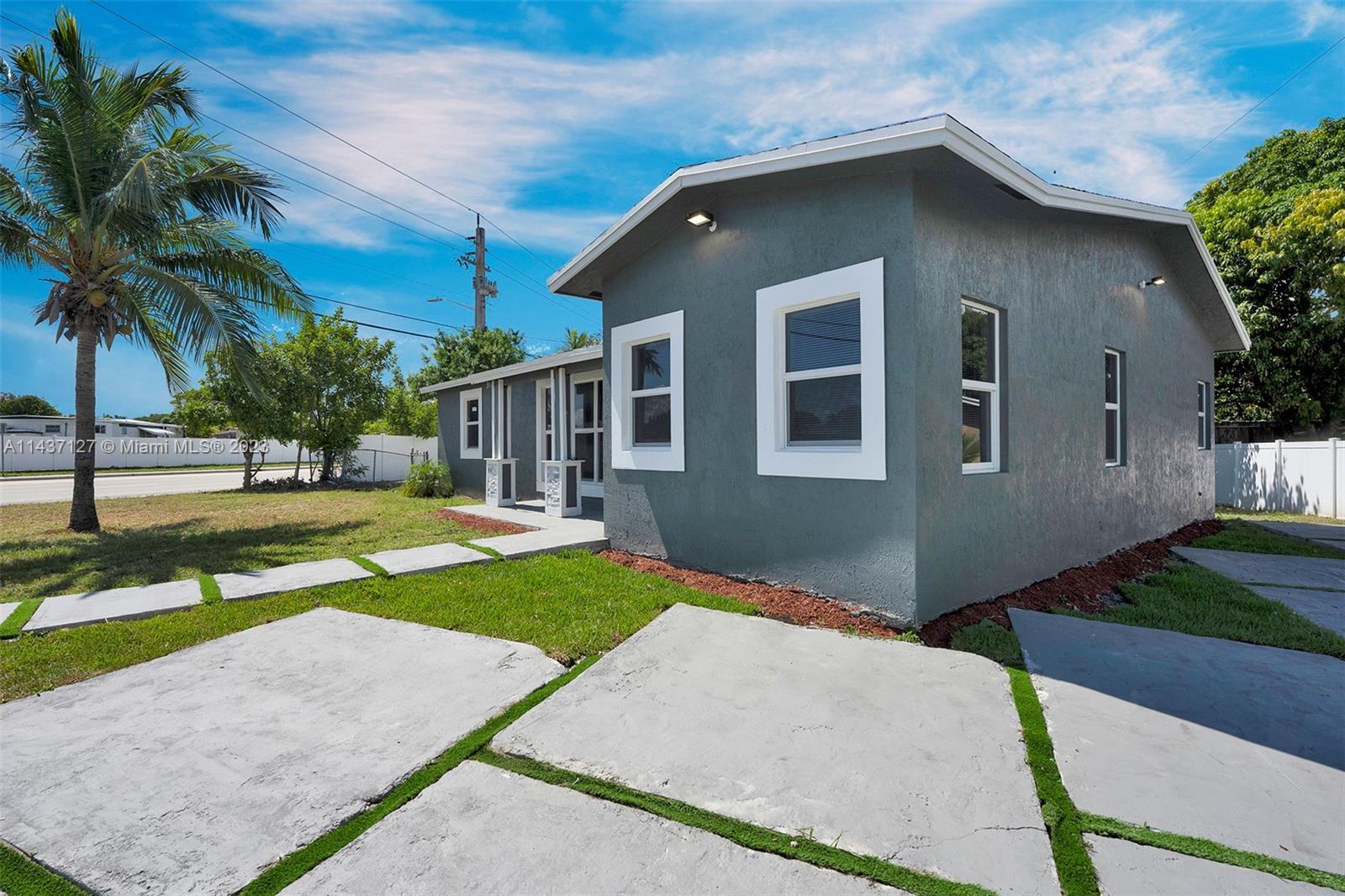 Photo of 298 NE 45th Ct in Deerfield Beach, FL