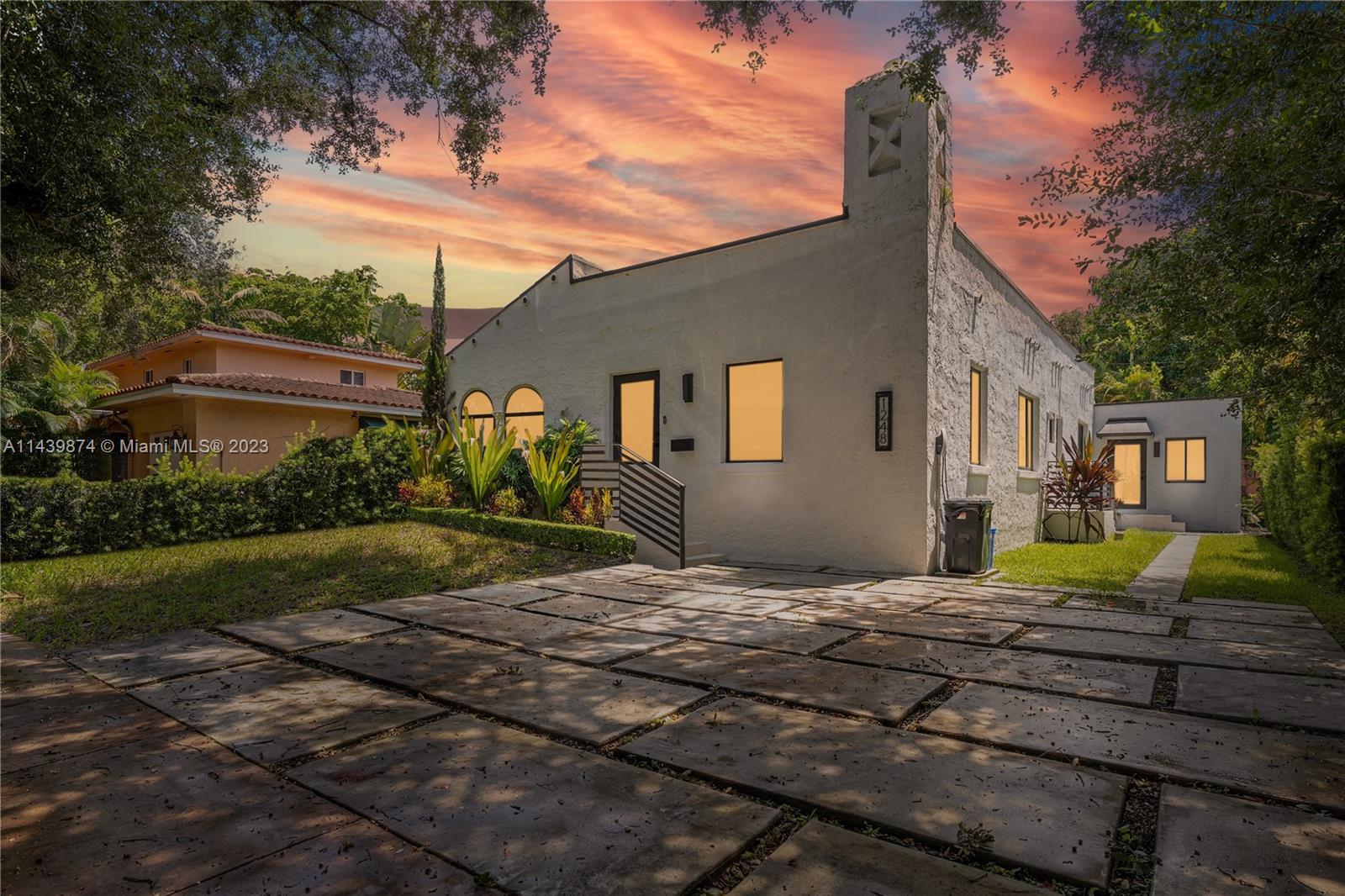 Photo of 1248 Aguila Ave in Coral Gables, FL