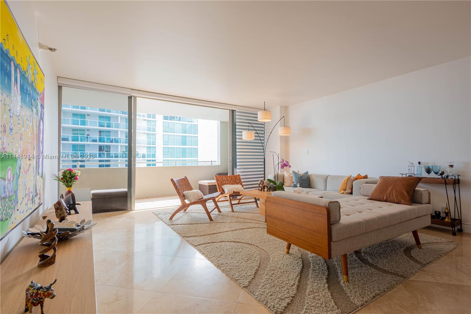 Fully renovated 3-bedroom, 2.5-bathroom on most desirable location at Brickell. It provides an excep