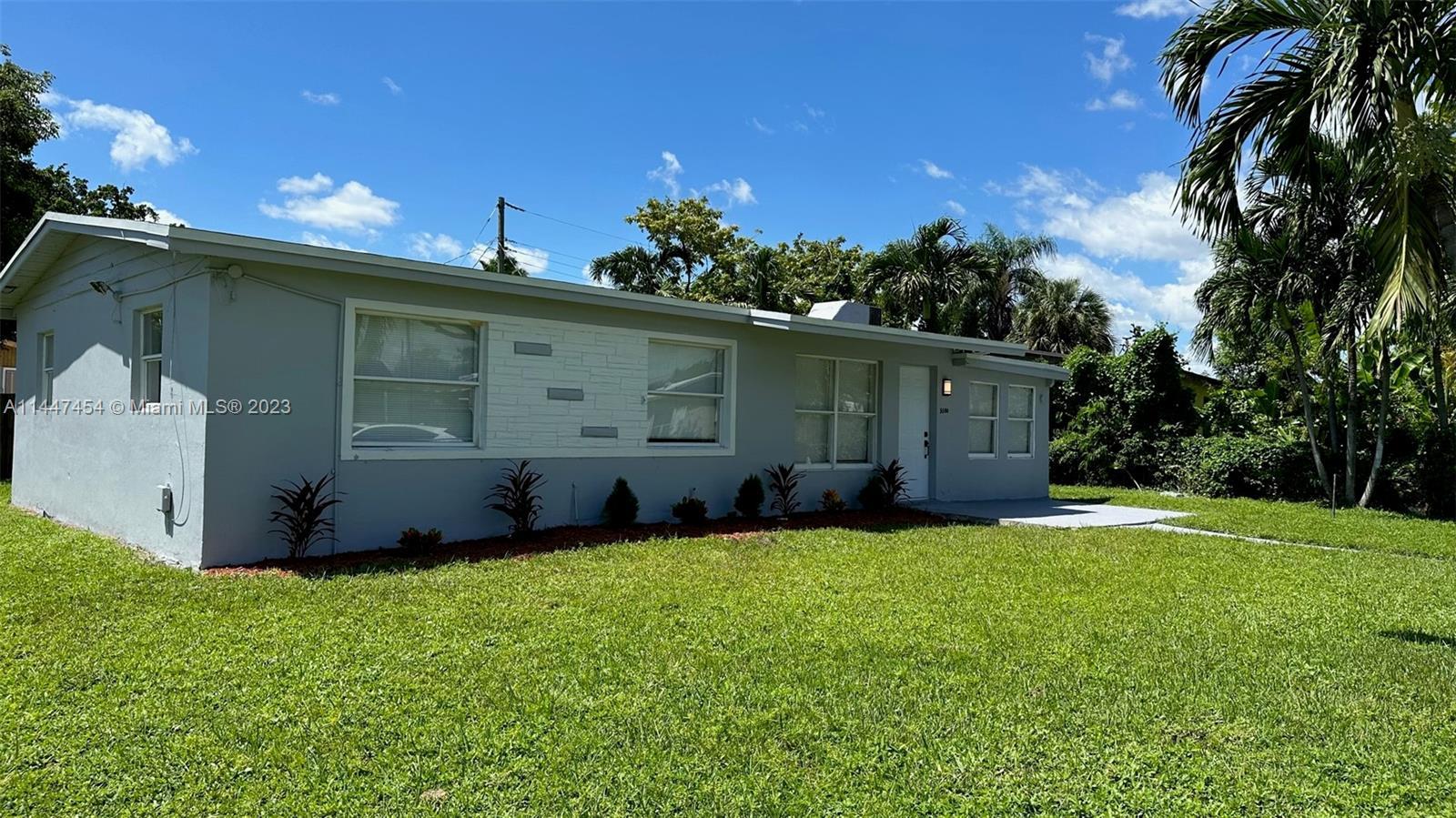 Photo of 5500 SW 37th Ct in Davie, FL