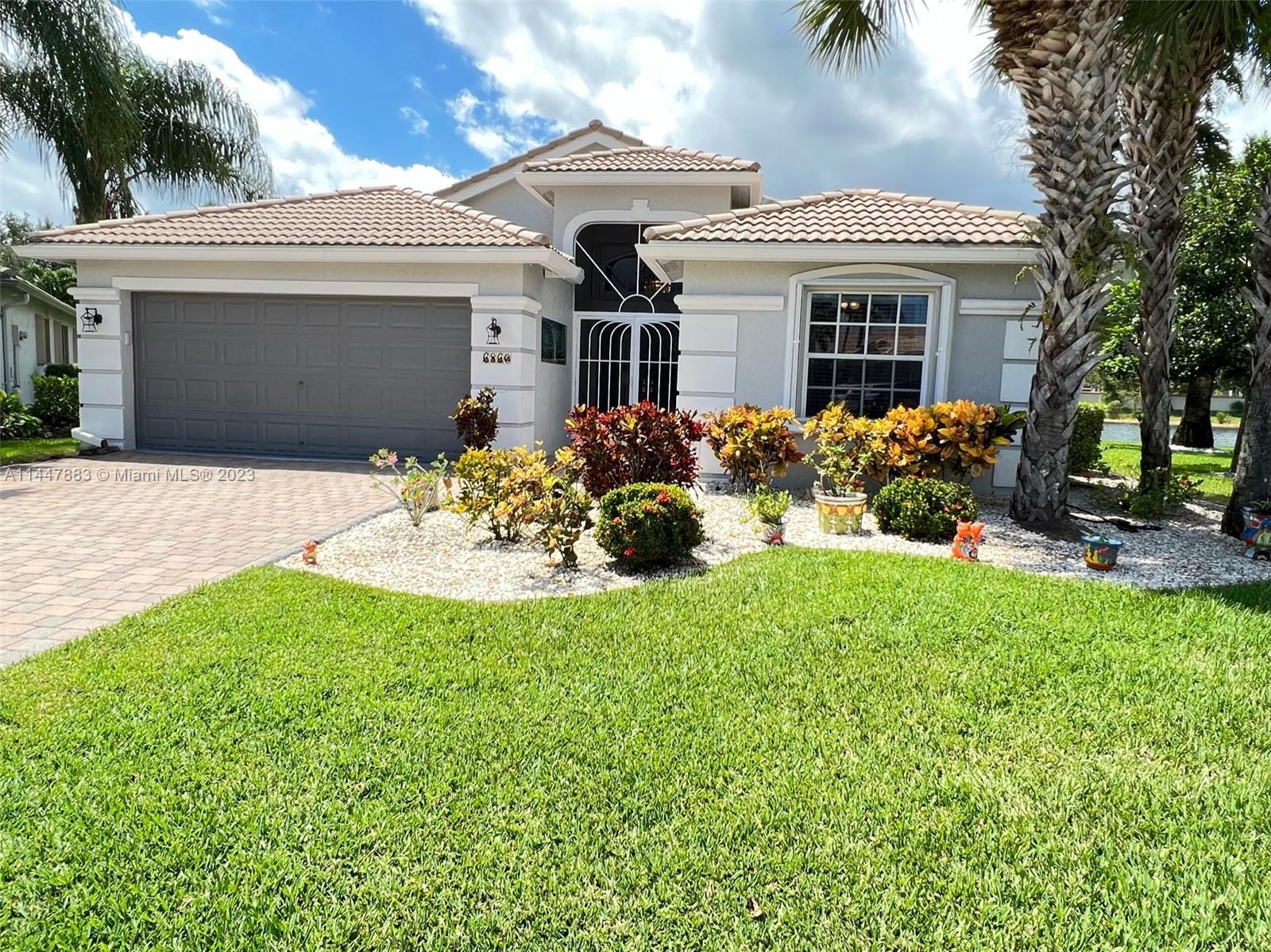 Photo of 6860 Rienzo St in Lake Worth, FL