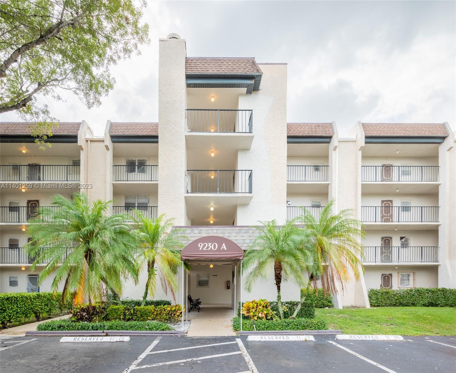 Photo of 9230 Lagoon Pl #102 in Davie, FL