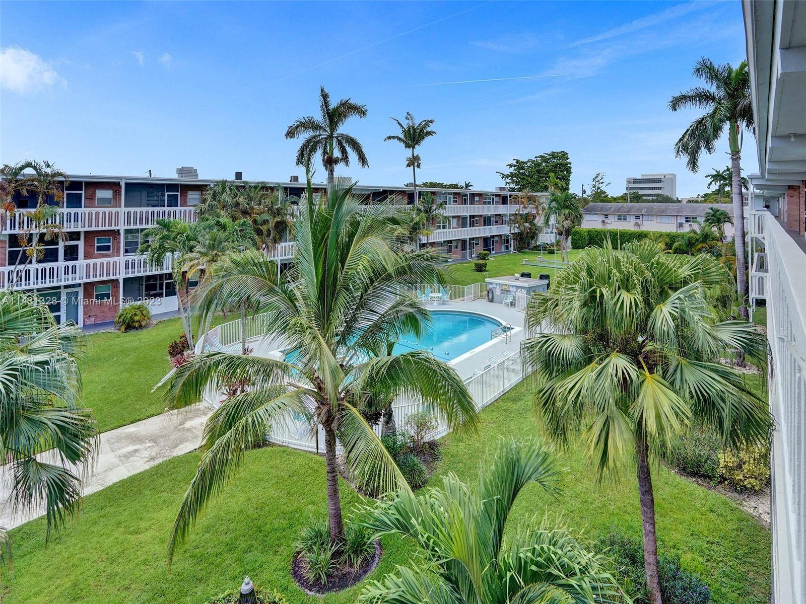 Photo of 161 NE 10th Ave #4C in Hallandale Beach, FL