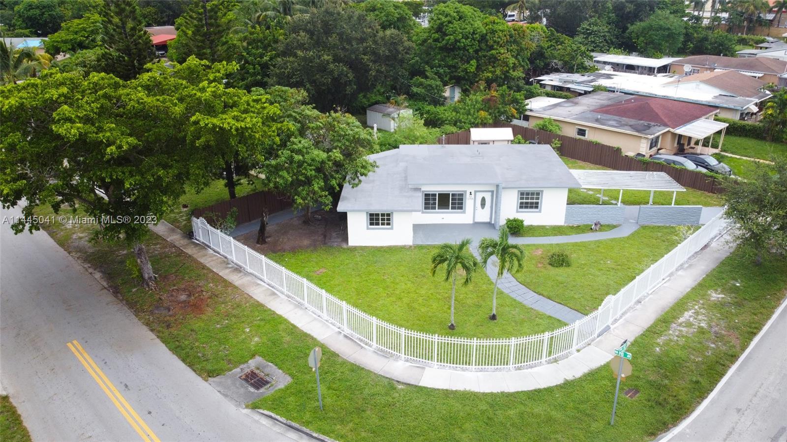 Photo of 12705 NW 8th Ave in North Miami, FL