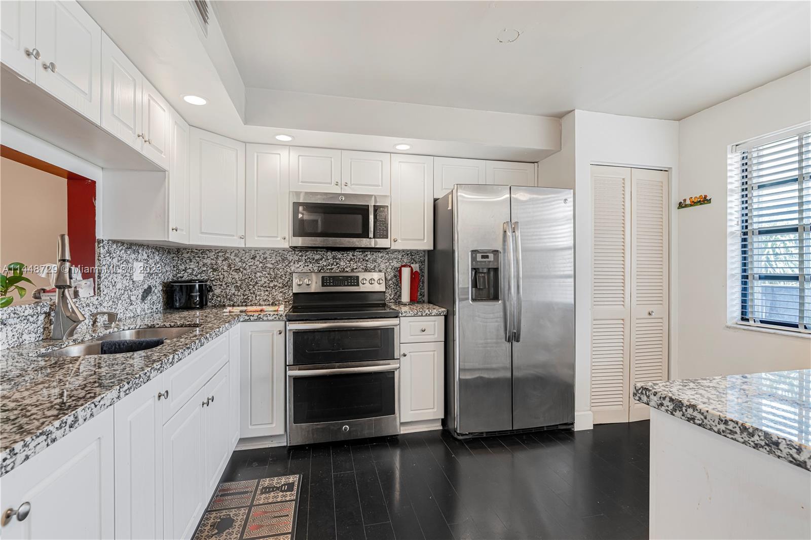 Photo of 1000 Colony Point Cir #411 in Pembroke Pines, FL