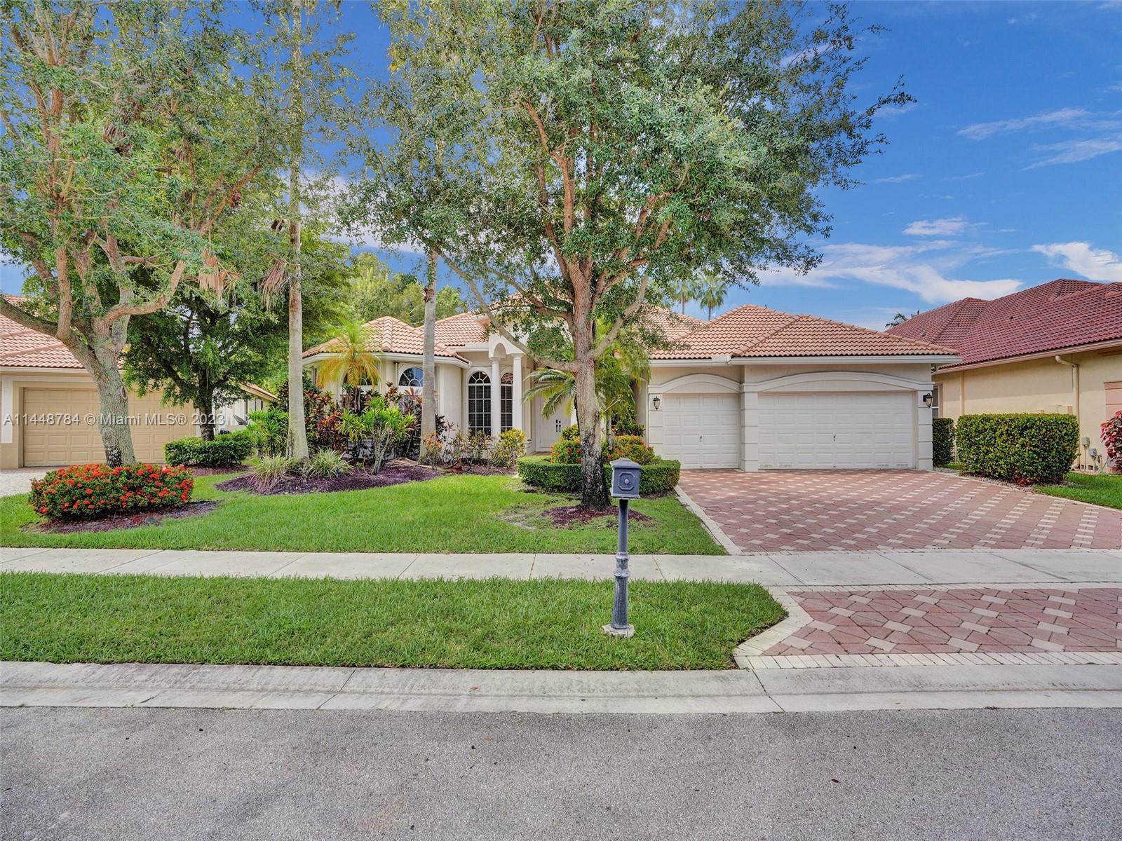 THIS 4 BEDROOM PLUS OFFICE 3 BATH ONE STORY HOME LOCATED IN THE DESIRABLE GOLF COMMUNITY OF GRAND PA