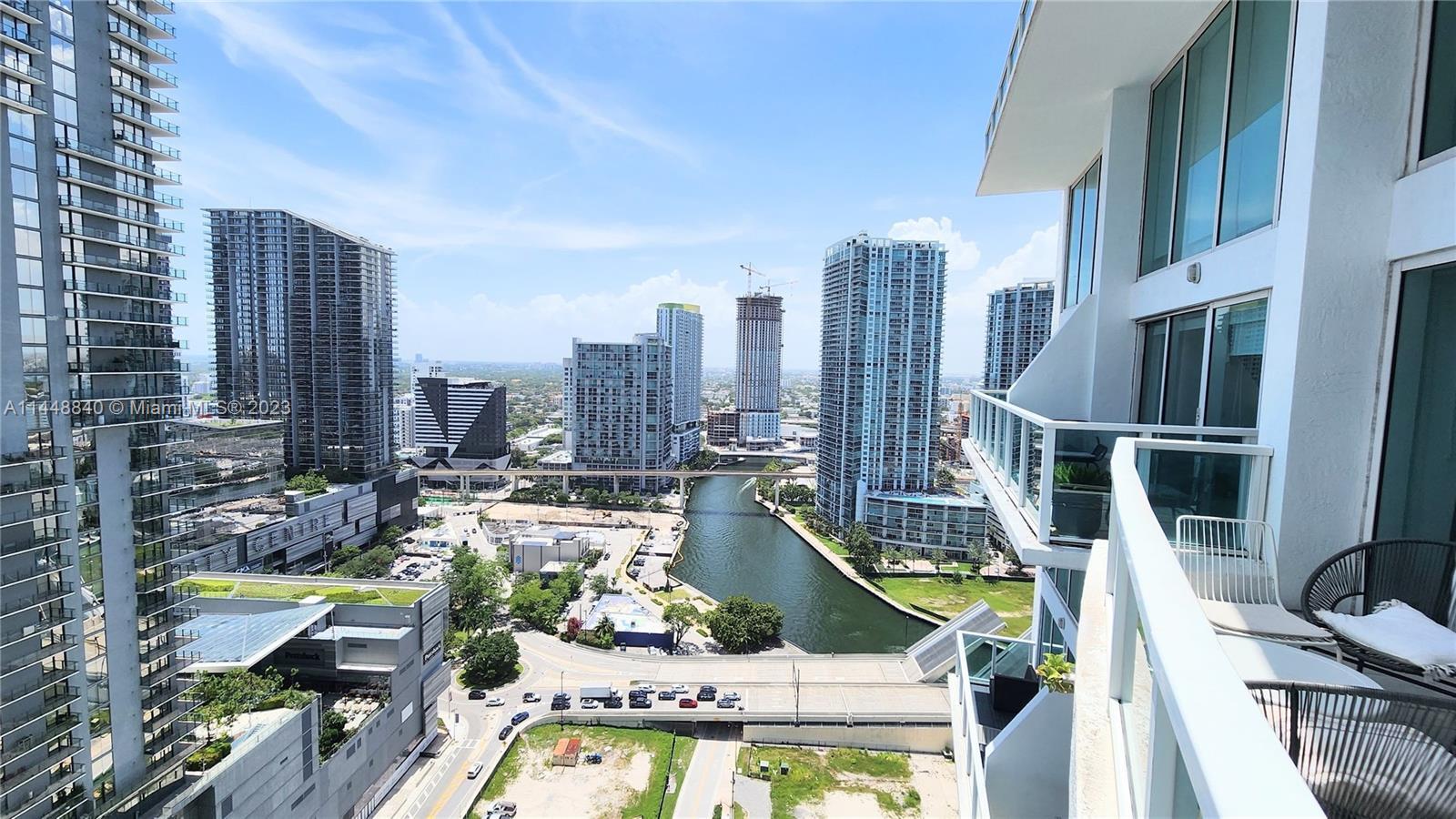 Photo of 41 SE 5th St #1810 in Miami, FL