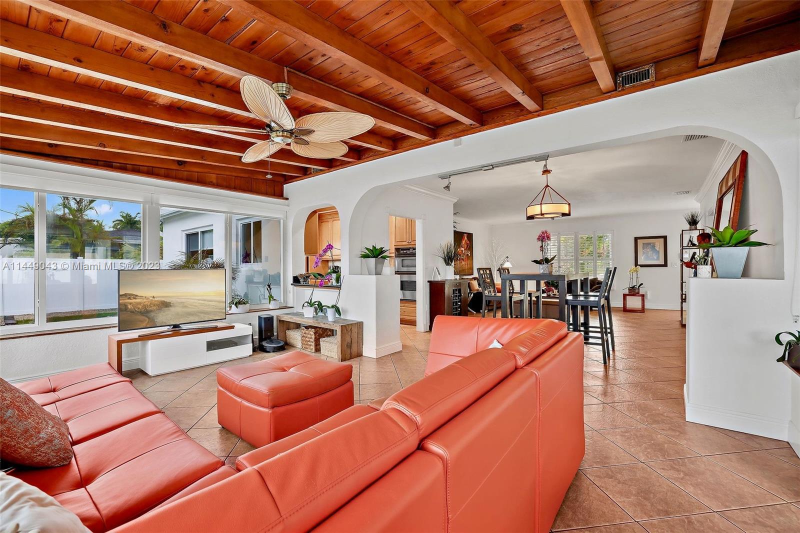 Photo of 6550 SW 51 Ter in South Miami, FL