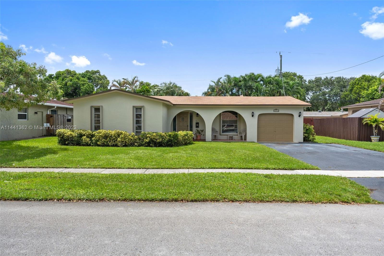 Photo of 4965 SW 90th Ter in Cooper City, FL