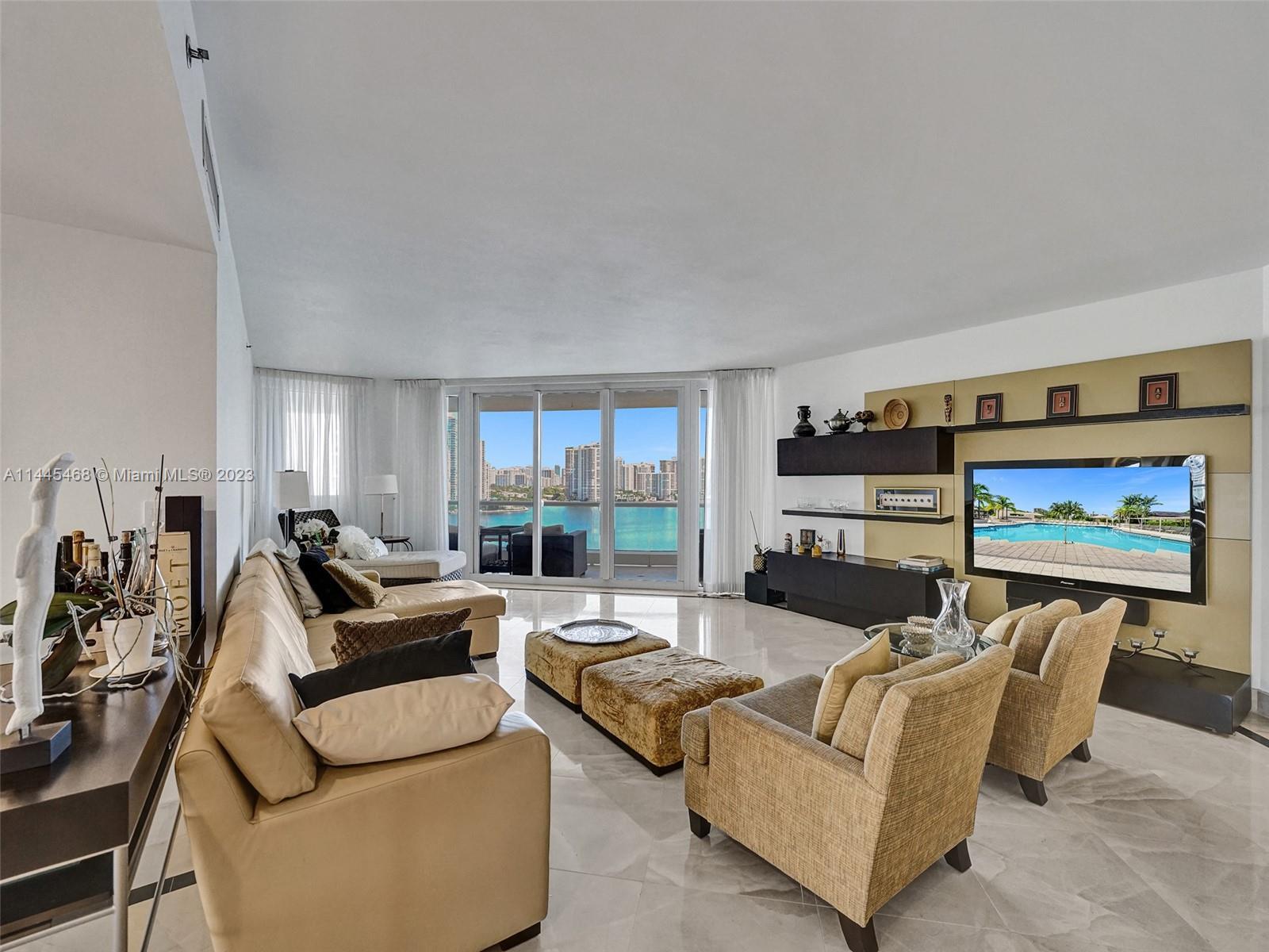 BEAUTIFUL 4 BED 4.5 BATH CORNER UNIT ....  4TH BEDROOM CAN BE USED AS MAIDS ROOM, STUDY, PLAYROOM. F