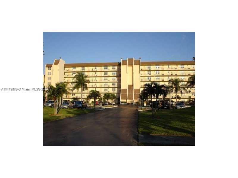 Photo of 3150 W Rolling Hills Cir #703 in Davie, FL