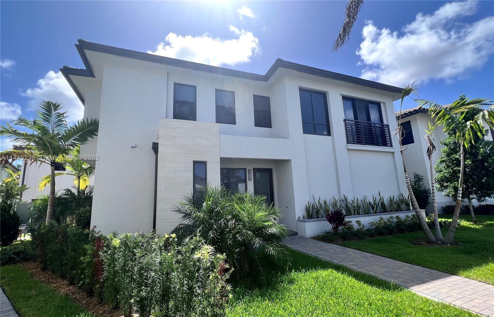 Photo of 4383 NW 82nd Ave in Doral, FL