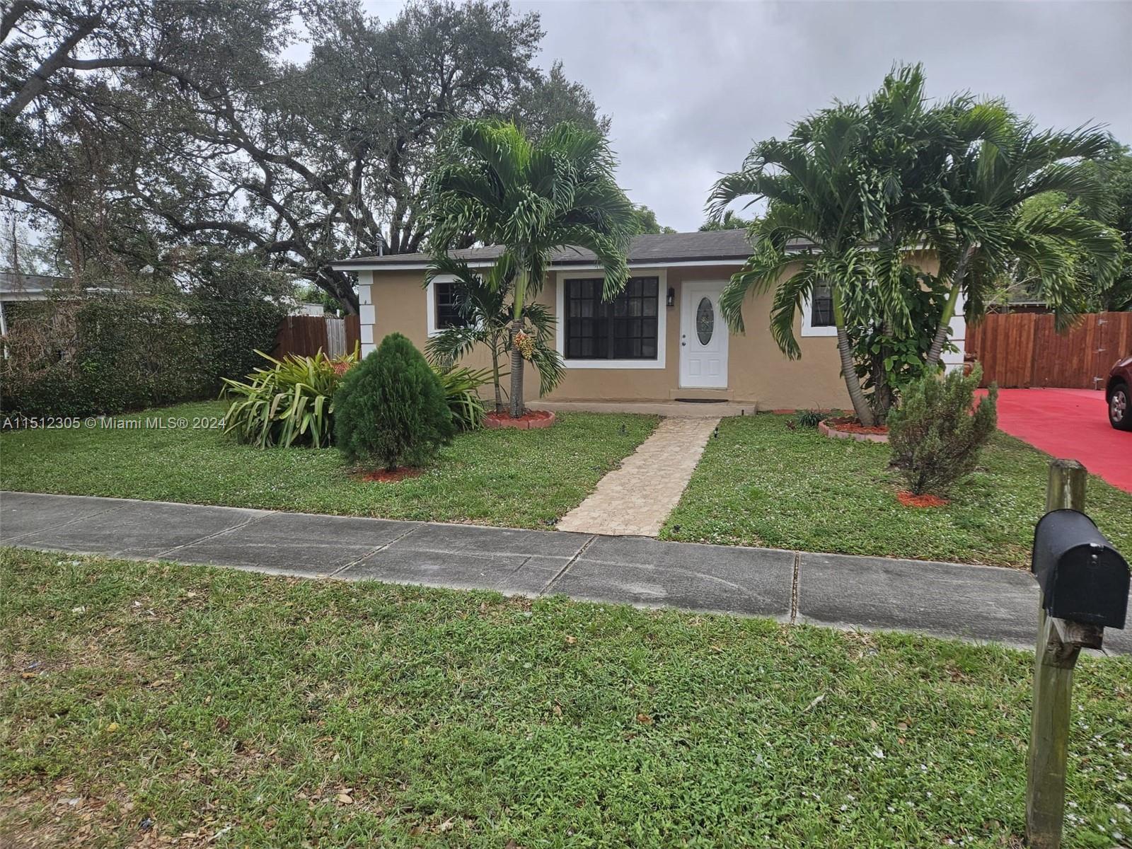 Photo of 4020 SW 32nd St in West Park, FL