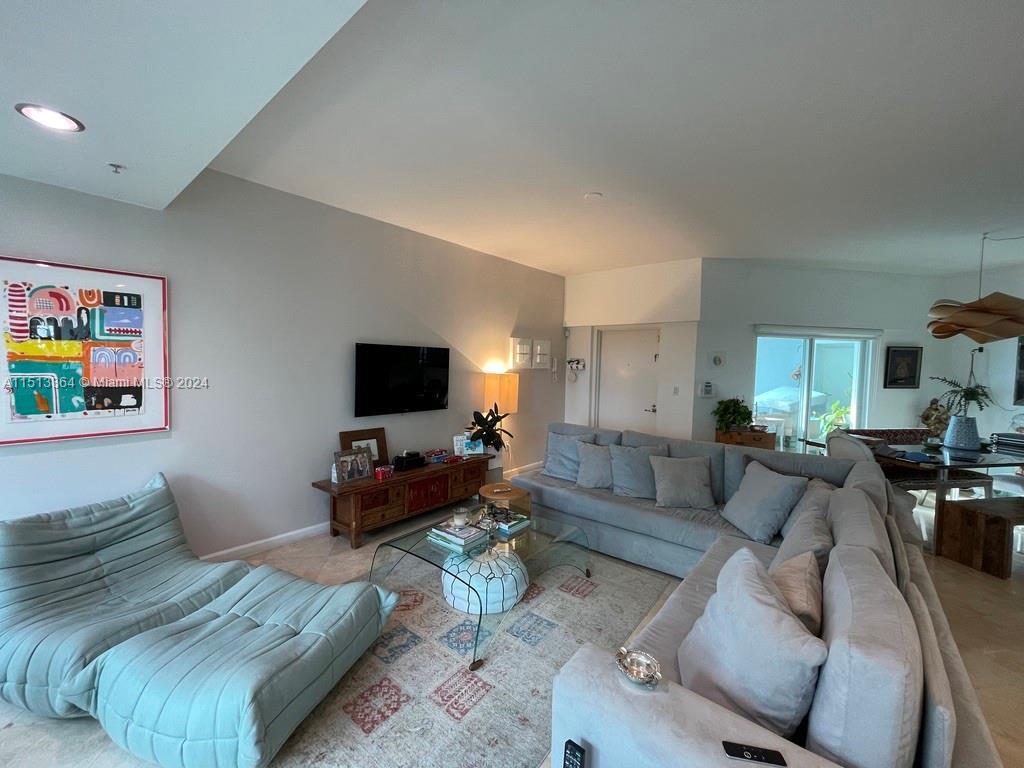 Photo of 2699 Tigertail Ave #42 in Miami, FL