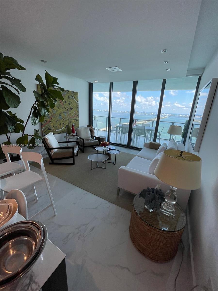 Best 03 Line in the Building, on 44th floor with 3 beds 3.5 baths. Many upgrades. Centrally located 