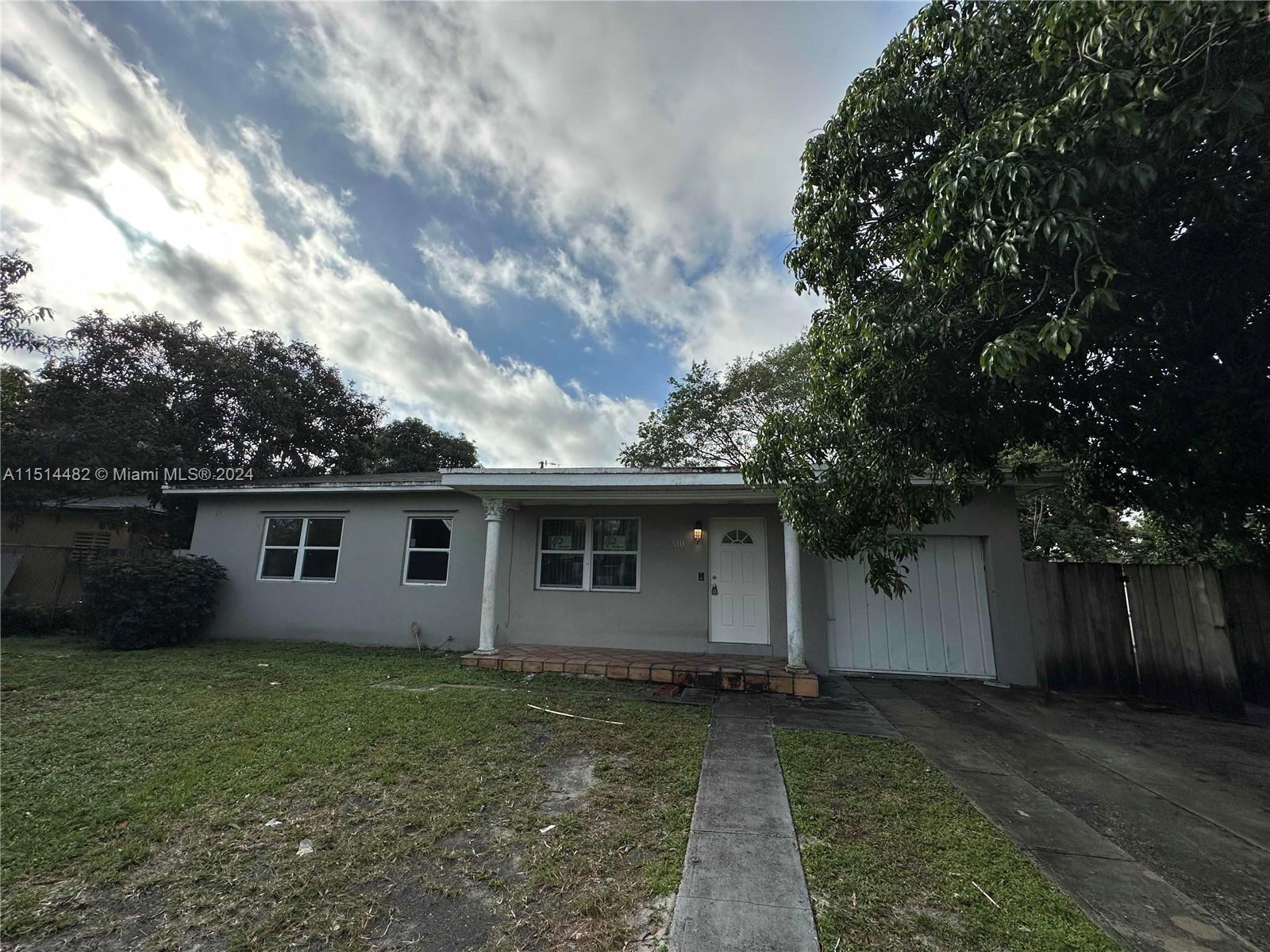 Photo of 510 NW 152nd St in Miami, FL