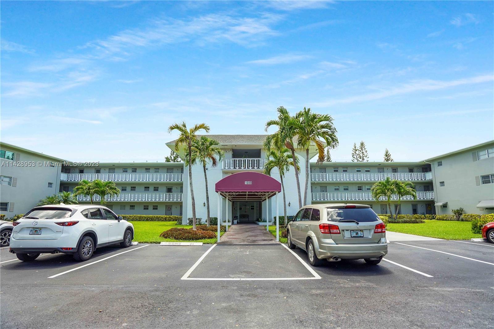 Photo of 1000 Hillcrest Ct #201 in Hollywood, FL