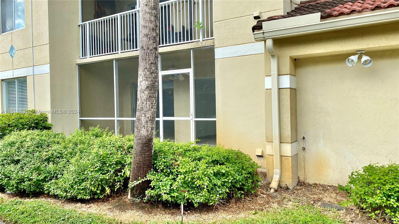 Photo of 470 S Park Rd #7-107 in Hollywood, FL