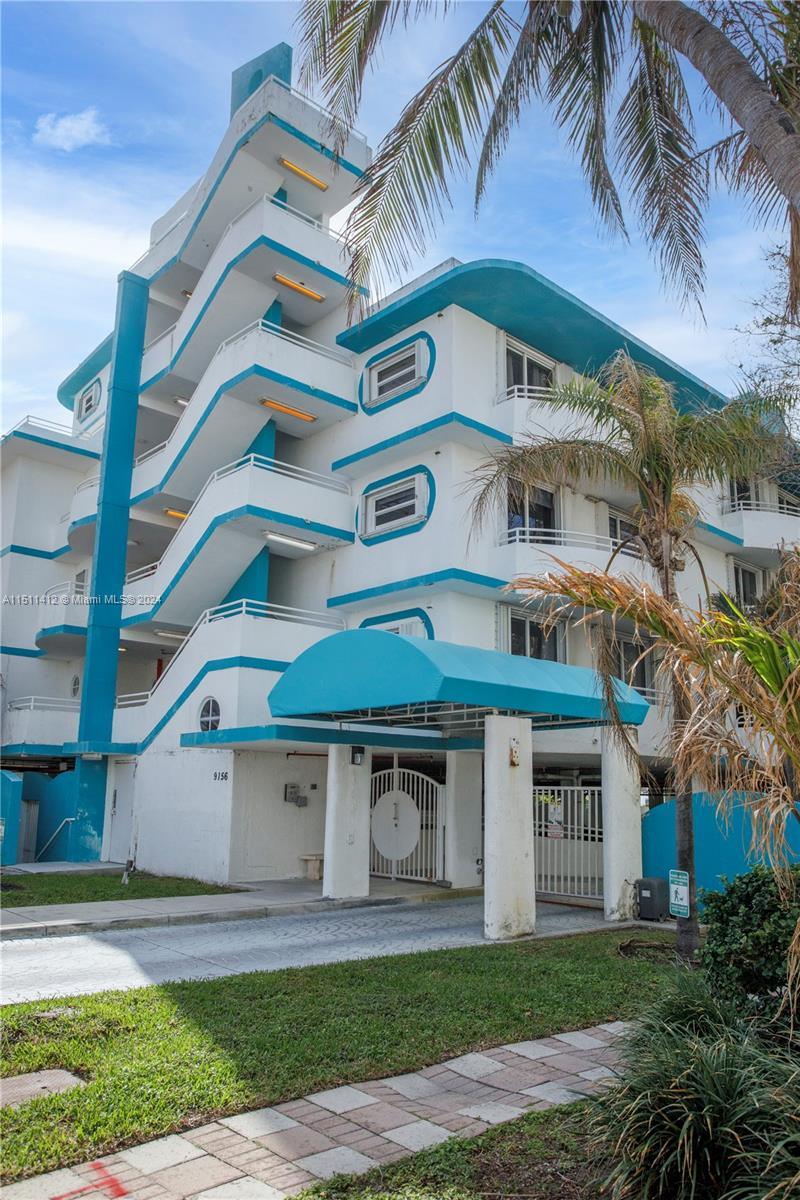 Beautiful 1/1.5 apartment in sought-after town of SURFSIDE. In just a few steps, you will be right o