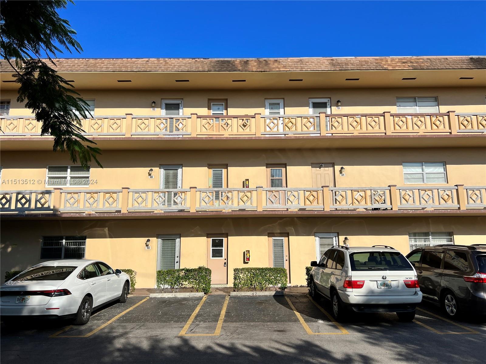 Photo of 3530 NW 52nd Ave #403 in Lauderdale Lakes, FL