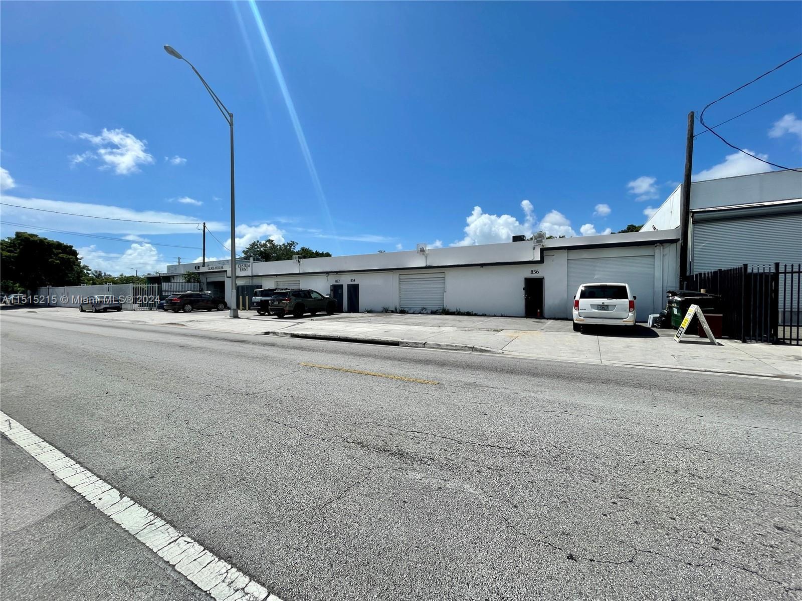 Photo of 850 NW 71st St in Miami, FL