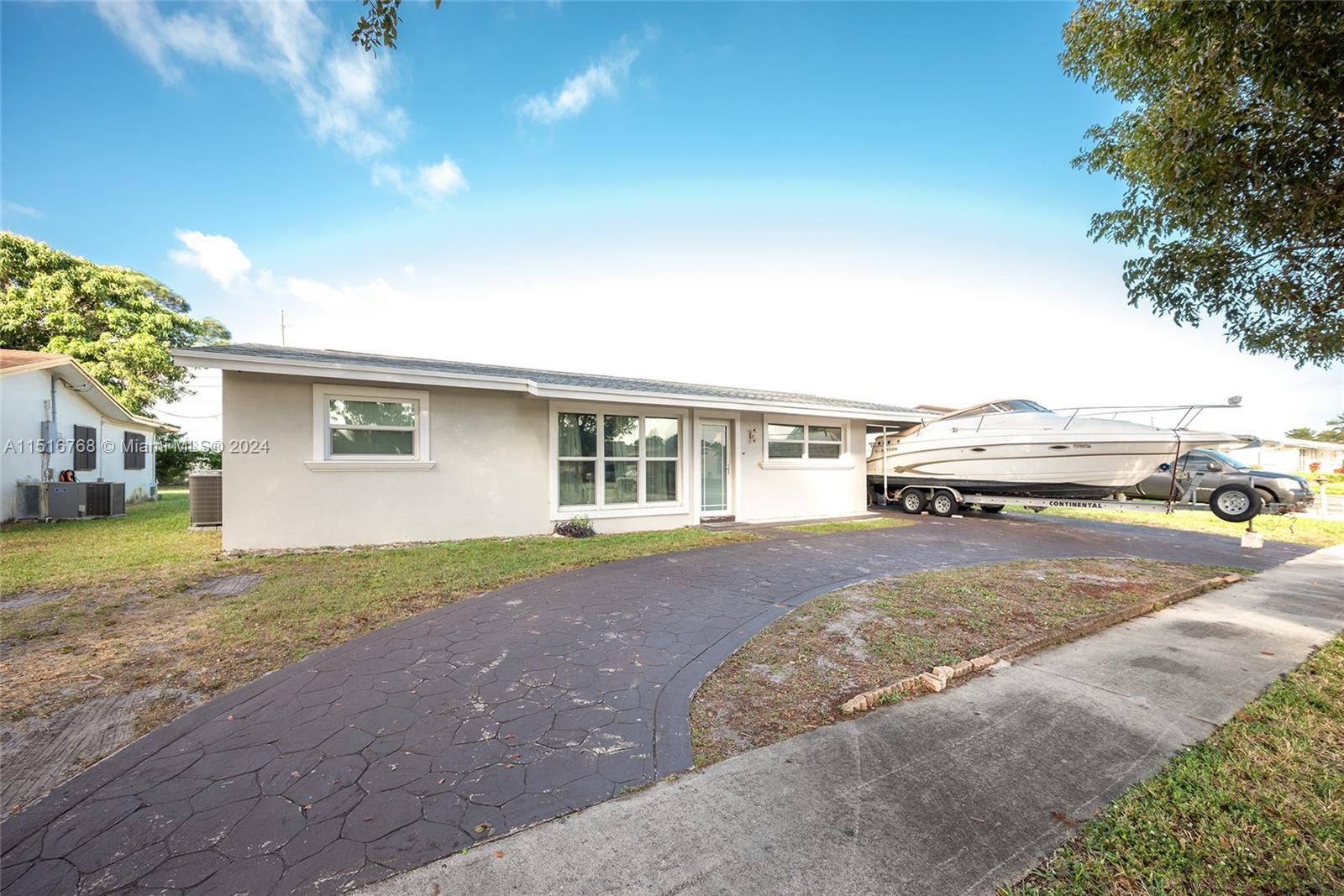 Photo of 2751 NW 26th Ave in Oakland Park, FL