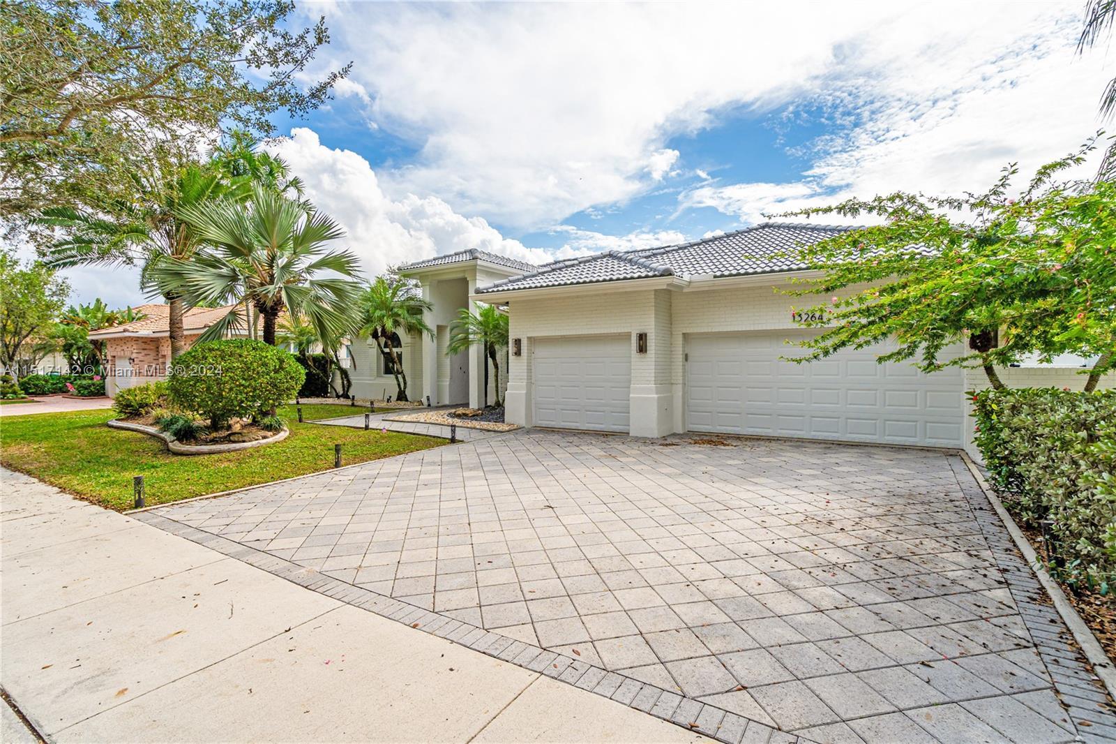 Photo of 13264 Lakeside Ter in Cooper City, FL