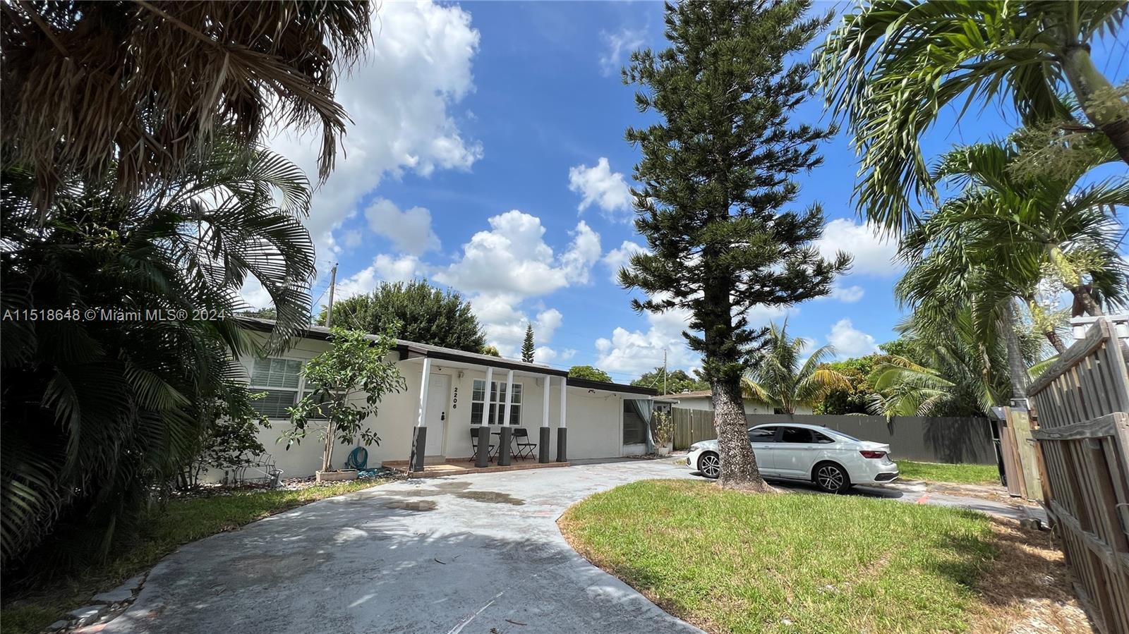Photo of 2206 SW 13th St in Fort Lauderdale, FL