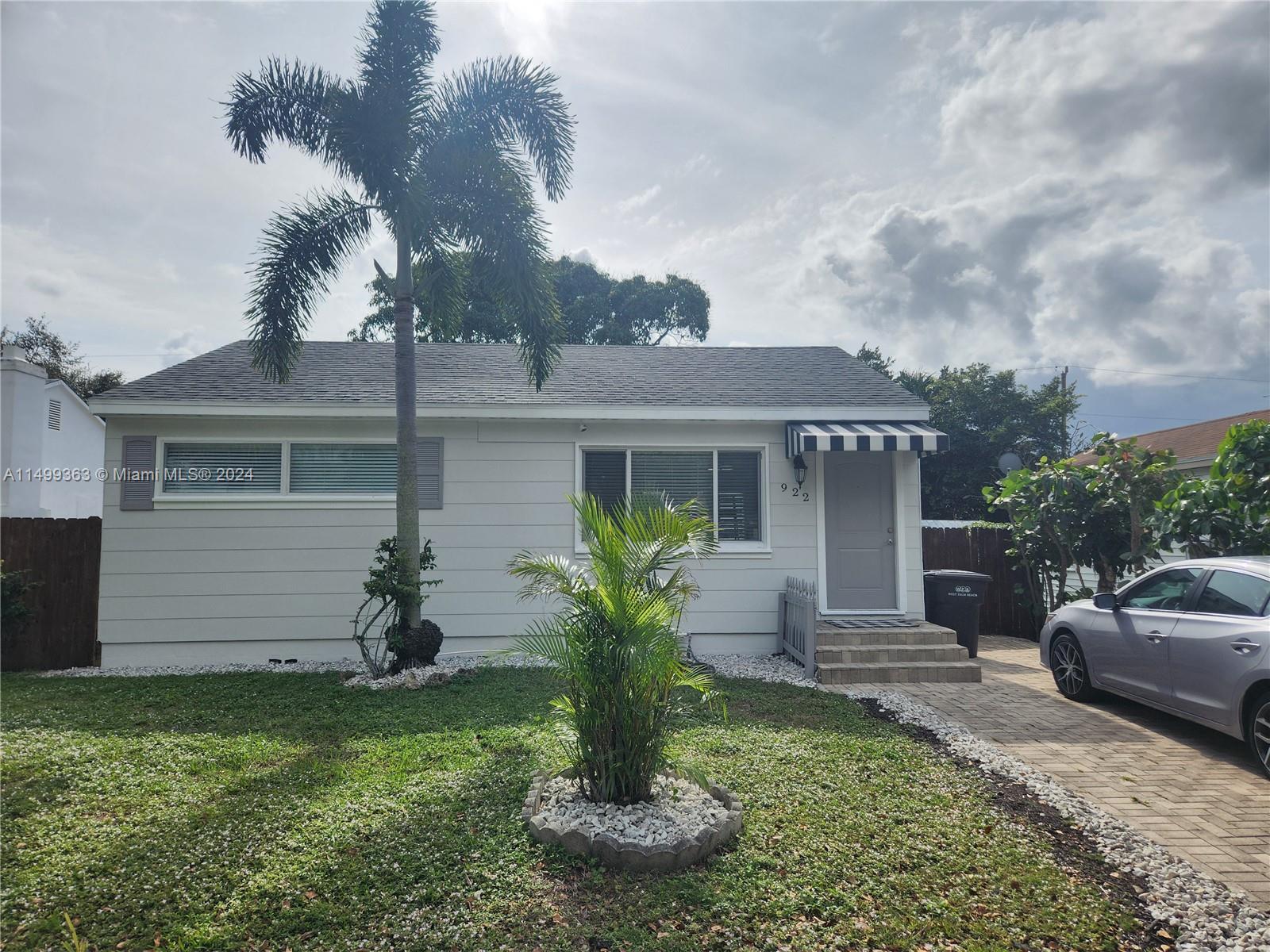 Photo of 922 Upland Rd in West Palm Beach, FL