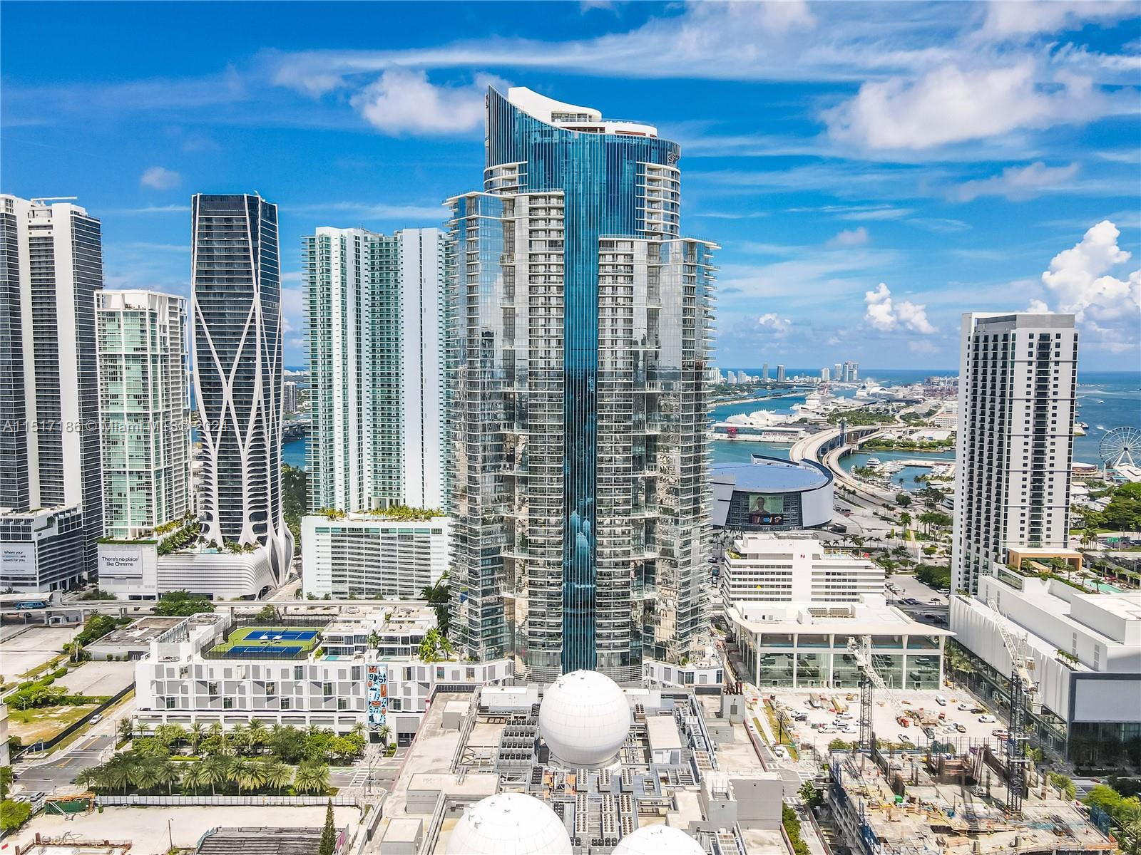 Welcome to urban luxury living at its finest in The Paramount, Miami. This stunning residence offers