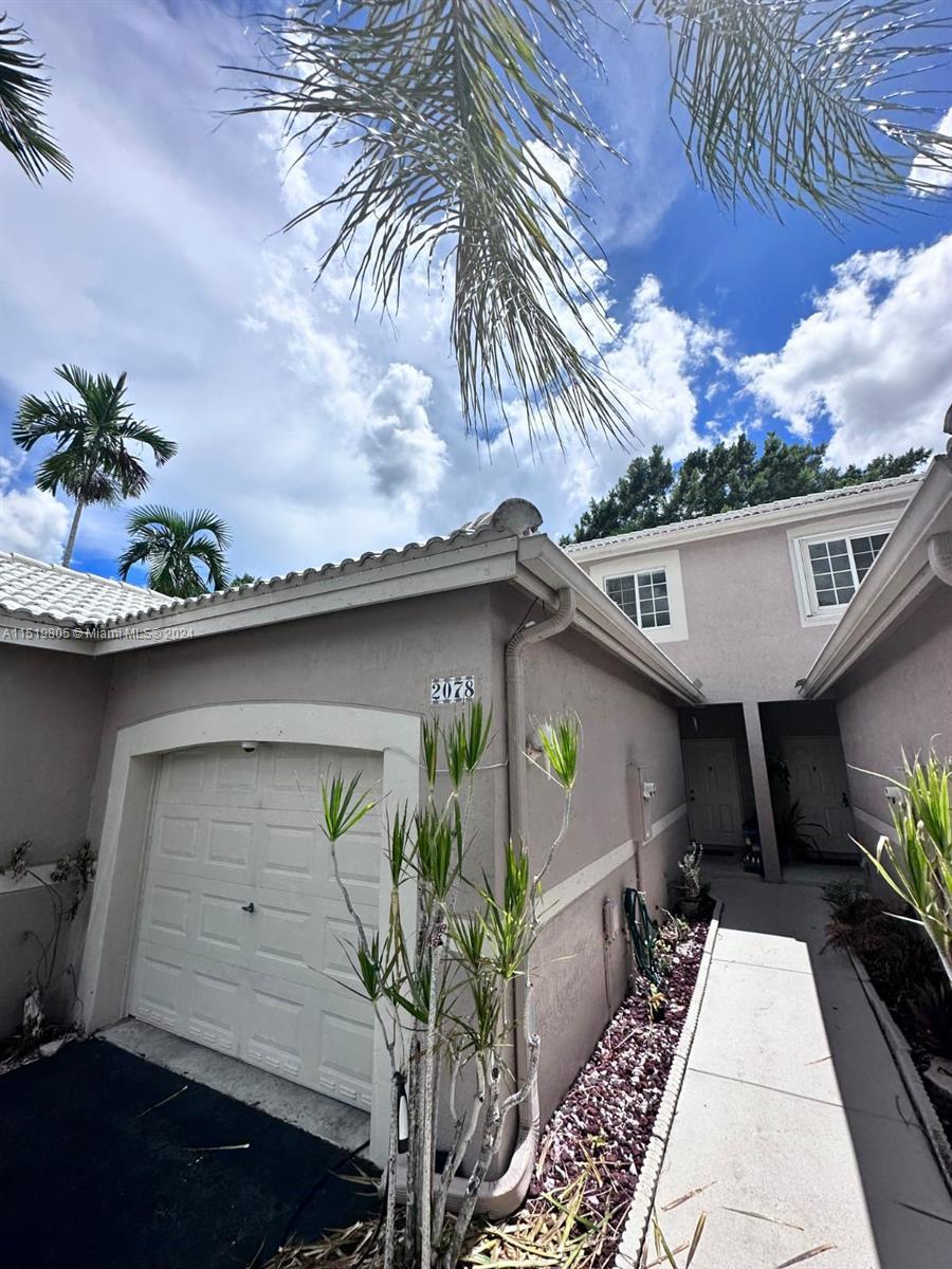 Photo of 2078 Madeira Dr in Weston, FL