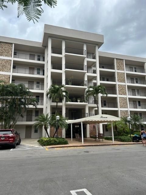 Photo of 2801 N Palm Aire Dr #607 in Pompano Beach, FL