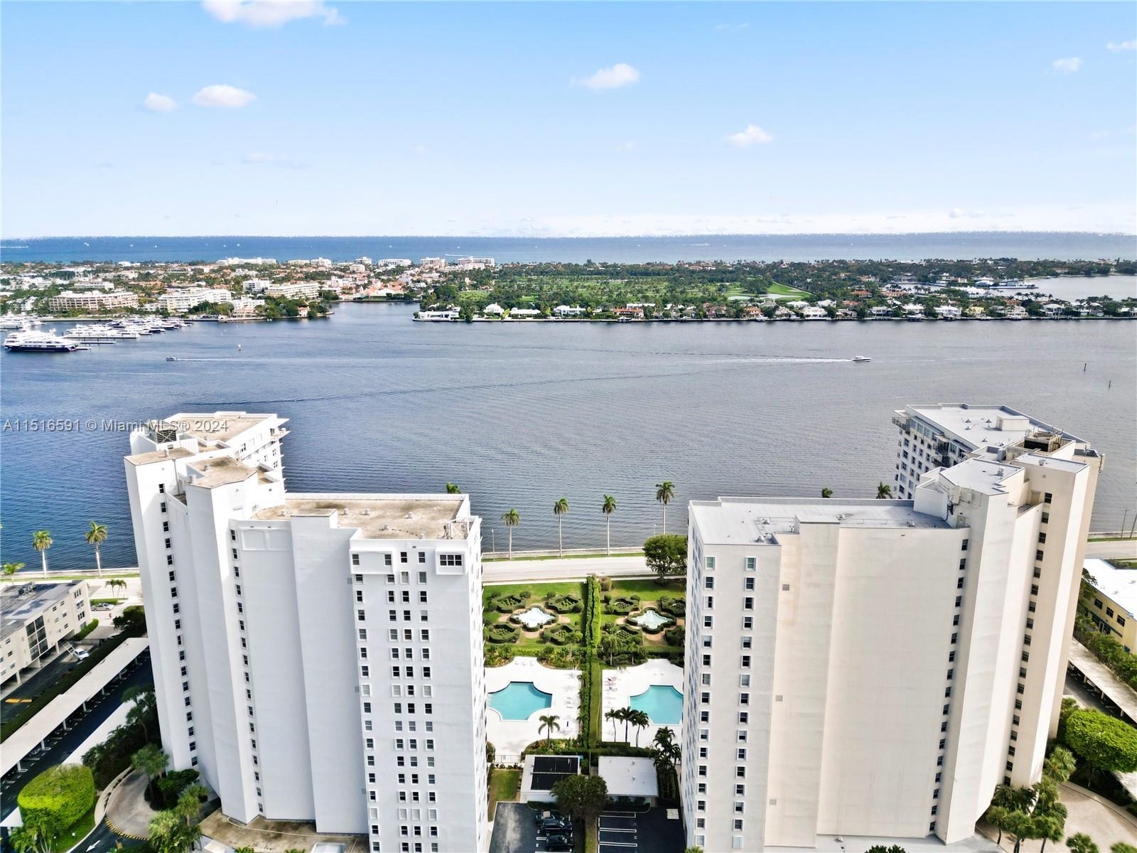 Immerse yourself in the stunning Intracoastal views. Introducing a stunning 2-bedroom, 2-bathroom co