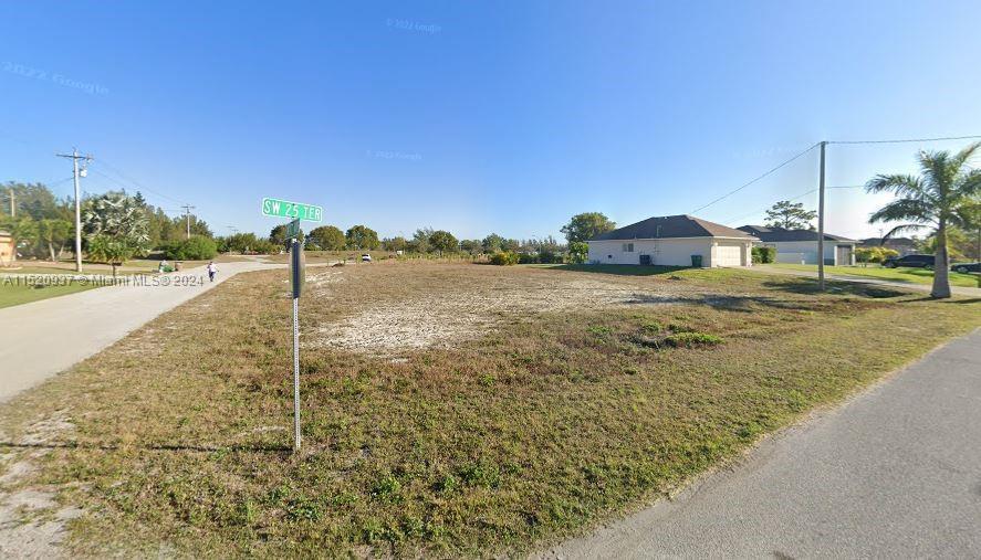 Photo of 1631 SW 25th St in Cape Coral, FL