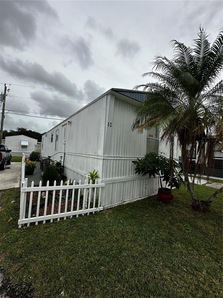 Photo of 17350 SW 232nd St in Miami, FL