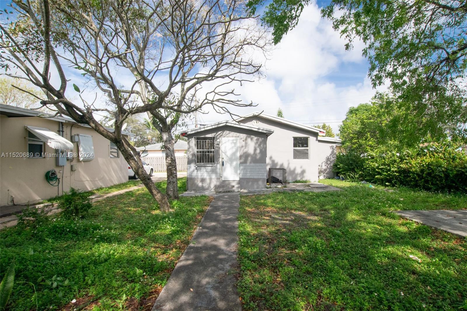 Photo of 2239 Sheridan St in Hollywood, FL